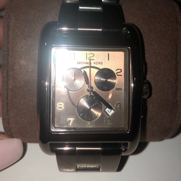 Michael Kors Watch - Picture 3 of 6